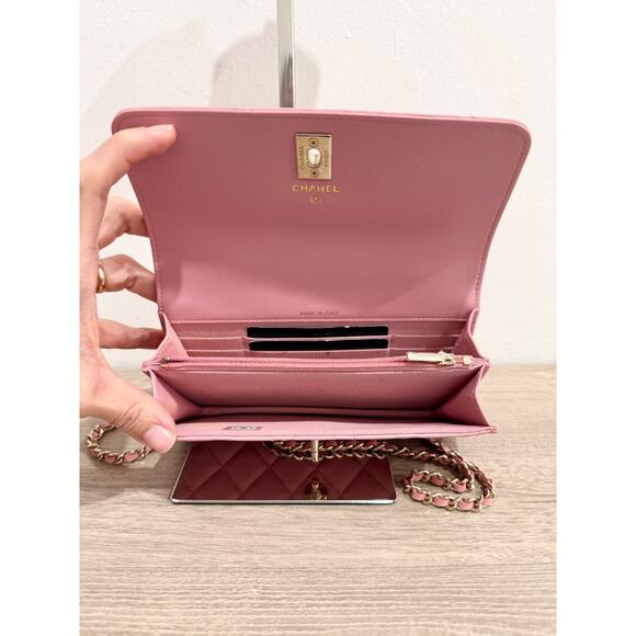 Chanel Quilted Leather Crystal Embellished Clutch Handbag with Chain Strap Pink - Picture 9 of 13